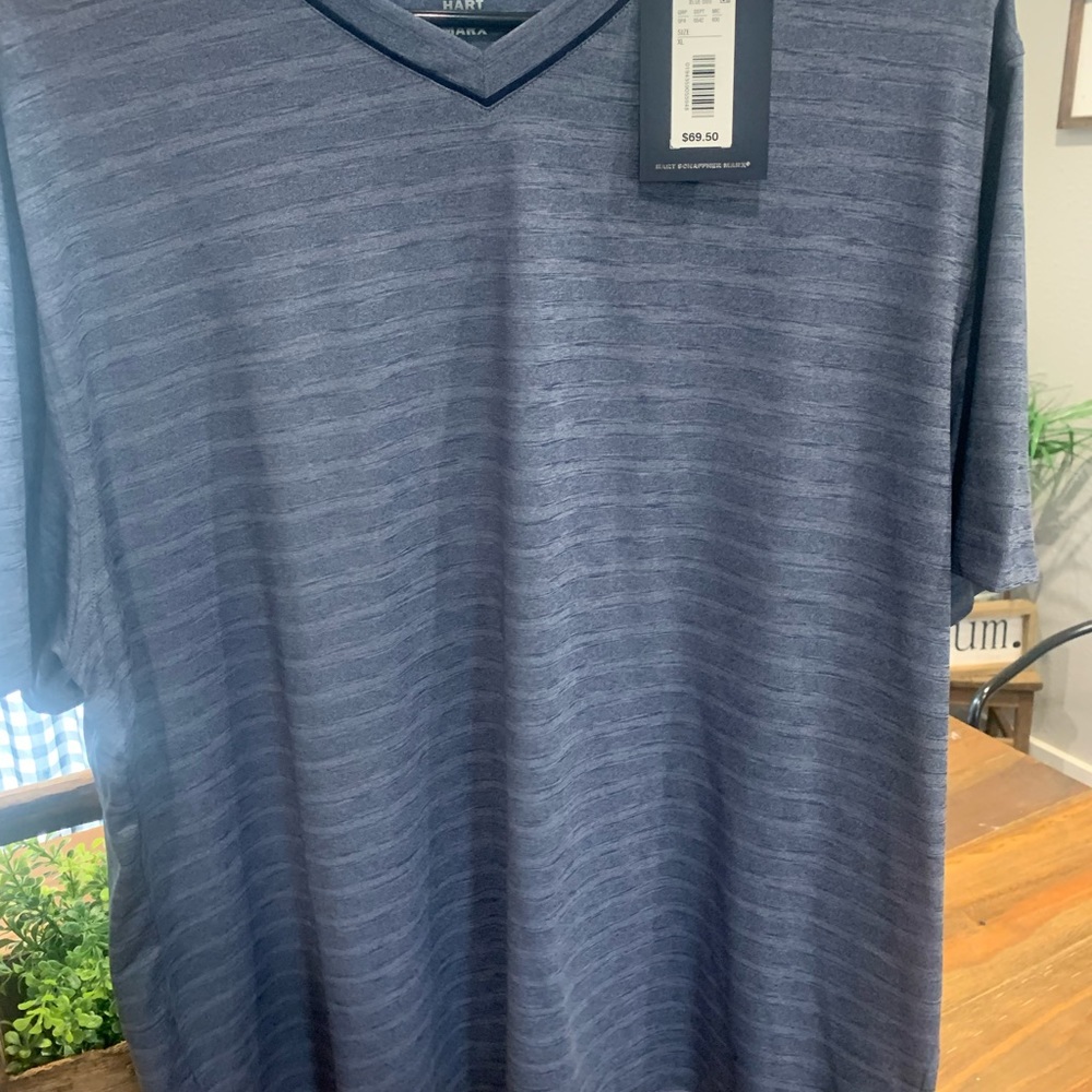 V-neck t shirt